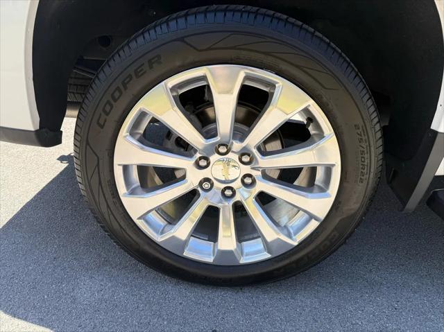 Photo of 2021 Off white Chevrolet Silverado 1500