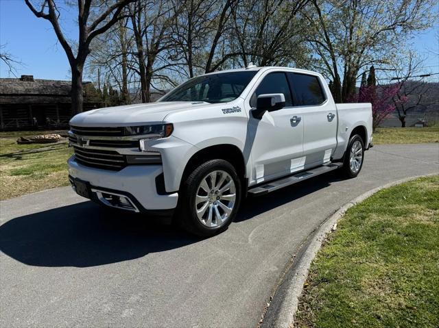 Photo of 2021 Off white Chevrolet Silverado 1500