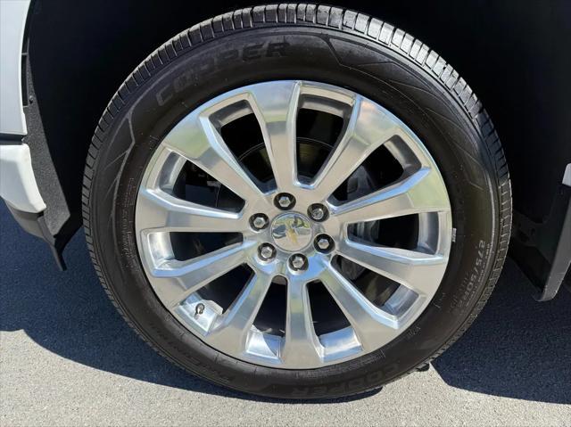 Photo of 2021 Off white Chevrolet Silverado 1500