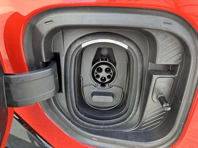 Photo of 2025 Solar Orange GMC HUMMER EV Pickup