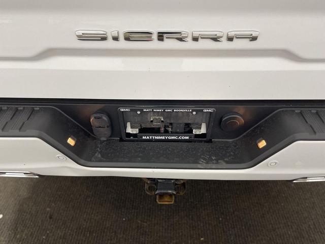 Photo of 2021 Summit White GMC Sierra 1500