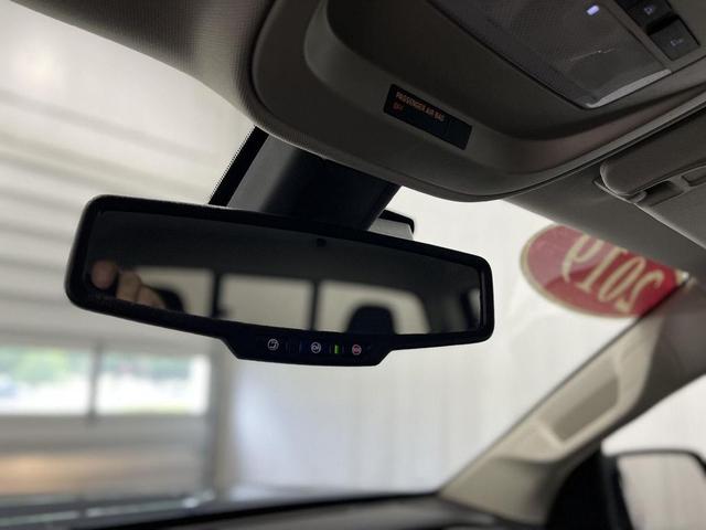 Photo of 2019 Blue Emerald Metallic GMC Canyon