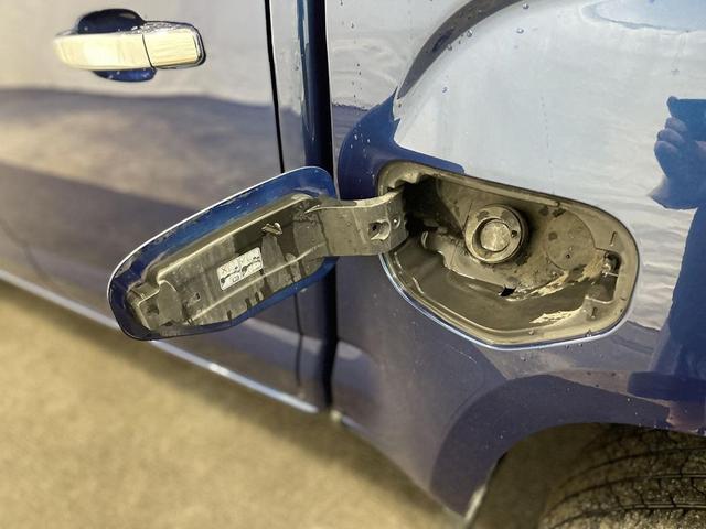 Photo of 2019 Blue Emerald Metallic GMC Canyon
