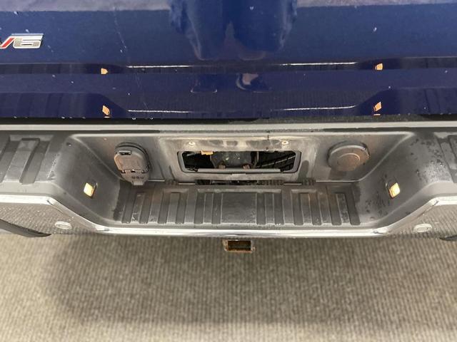 Photo of 2019 Blue Emerald Metallic GMC Canyon