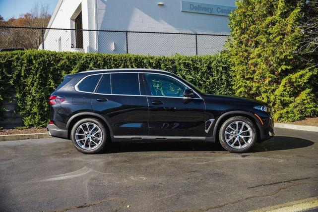 Photo of 2025 Black Sapphire Metallic BMW X5 PHEV