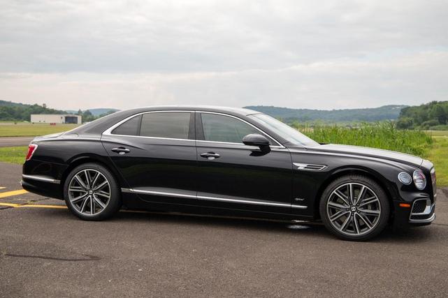 Photo of 2022 Spectre Metallic Bentley Flying Spur Hybrid