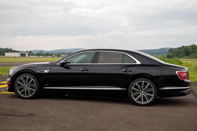 Photo of 2022 Spectre Metallic Bentley Flying Spur Hybrid
