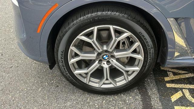Photo of 2023 Sparkling Copper Metallic BMW X7
