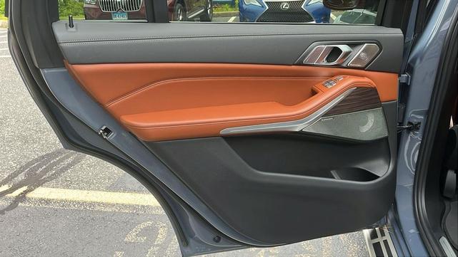 Photo of 2023 Sparkling Copper Metallic BMW X7