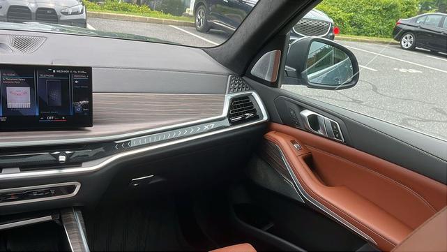 Photo of 2023 Sparkling Copper Metallic BMW X7
