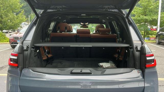 Photo of 2023 Sparkling Copper Metallic BMW X7