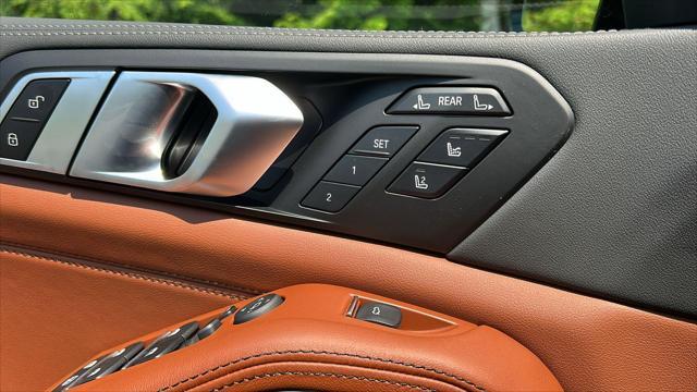 Photo of 2026 Carbon Black Metallic BMW X7