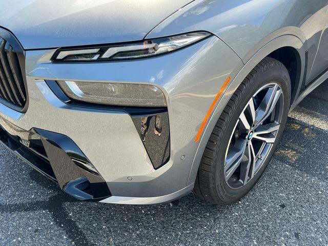 Photo of 2026 Skyscraper Grey Metallic BMW X7