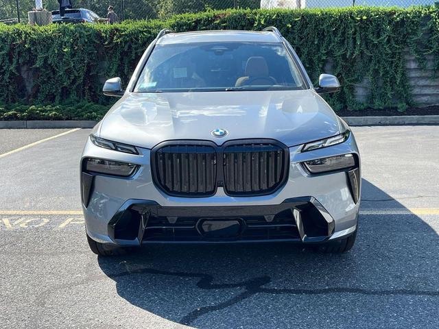 Photo of 2026 Skyscraper Grey Metallic BMW X7
