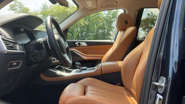 Photo of 2022 Arctic Grey Metallic BMW X7