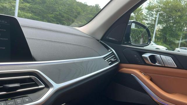 Photo of 2022 Arctic Grey Metallic BMW X7