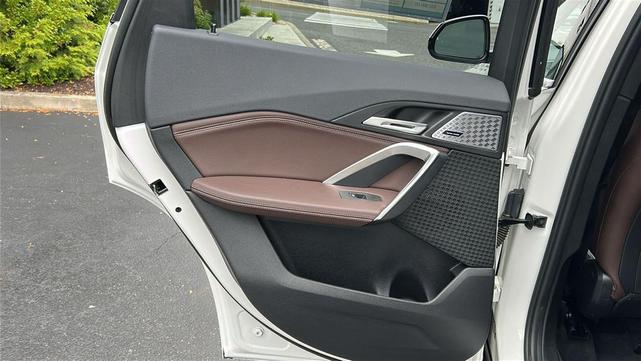 Photo of 2023 Alpine White BMW X1