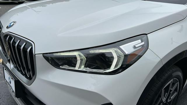 Photo of 2023 Alpine White BMW X1
