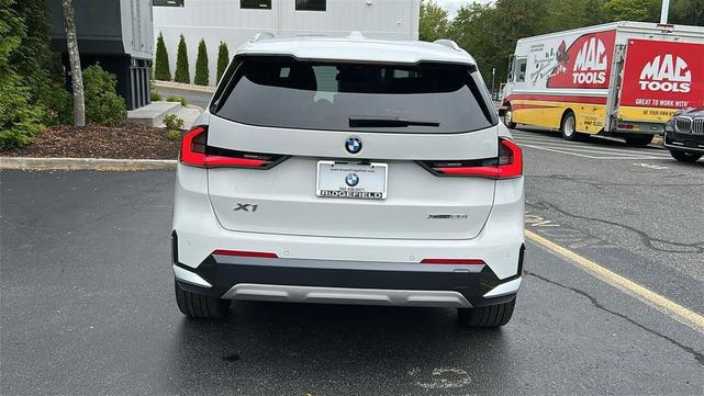 Photo of 2023 Alpine White BMW X1