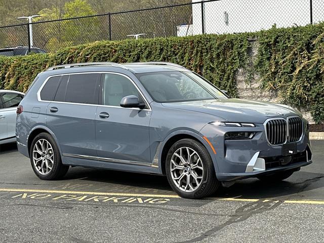 2023 BMW X7