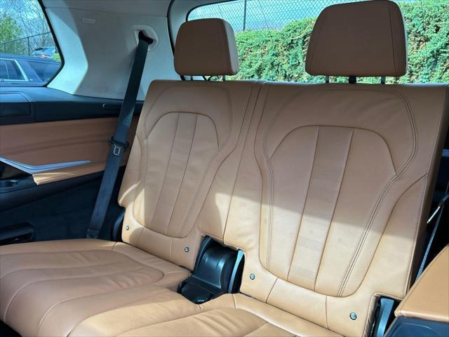 Photo of 2022 Phytonic Blue Metallic BMW X7