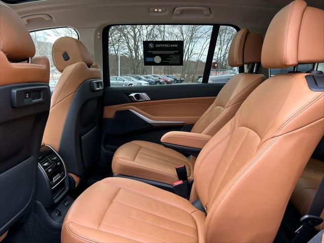 Photo of 2022 Phytonic Blue Metallic BMW X7