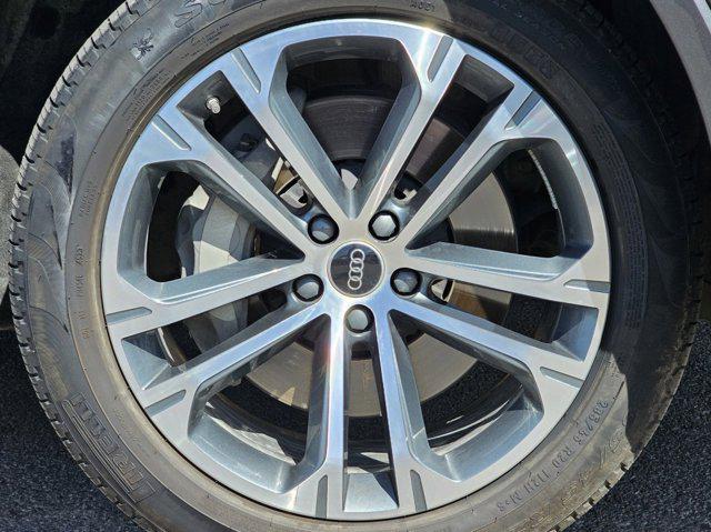 Photo of 2025 Samurai Gray Metallic Audi Q7