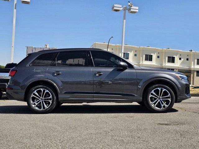 Photo of 2025 Samurai Gray Metallic Audi Q7