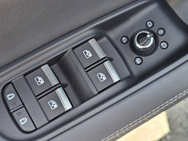 Photo of 2025 Samurai Gray Metallic Audi Q7
