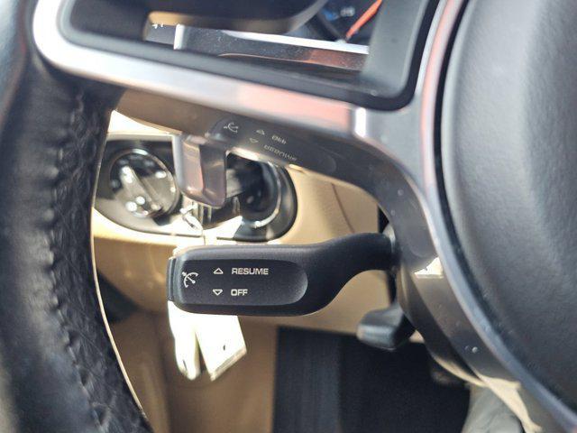 Photo of 2018 White Porsche Macan