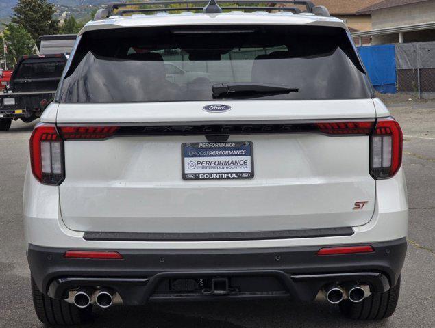 Photo of 2025 Star White Metallic Tri-Coat Ford Explorer