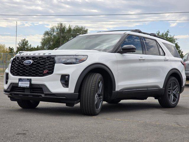 Photo of 2025 Star White Metallic Tri-Coat Ford Explorer