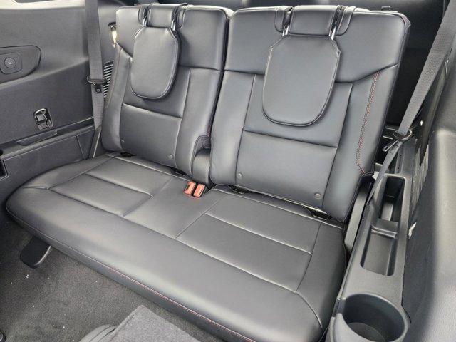 Photo of 2025 Star White Metallic Tri-Coat Ford Explorer