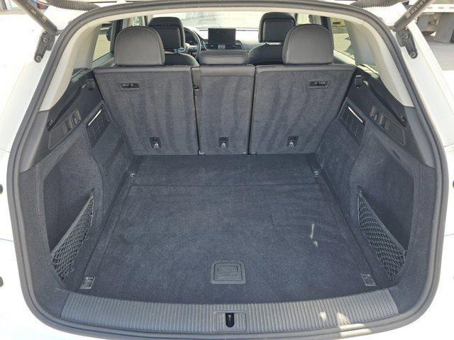 Photo of 2022 Ibis White Audi Q5