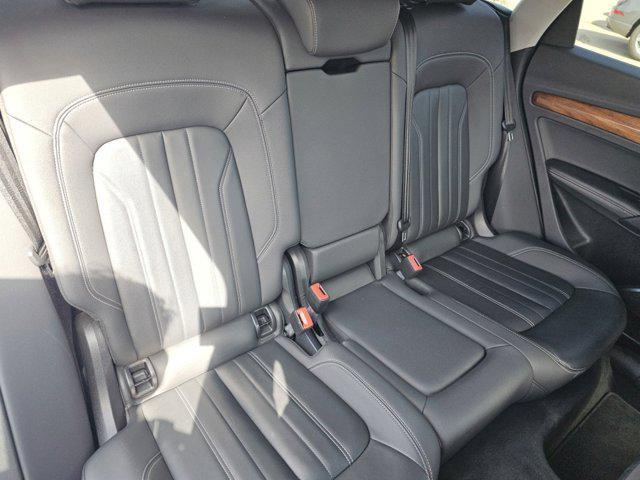 Photo of 2022 Ibis White Audi Q5