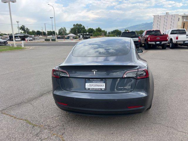 Photo of 2022 Midnight Silver Metallic Tesla Model 3