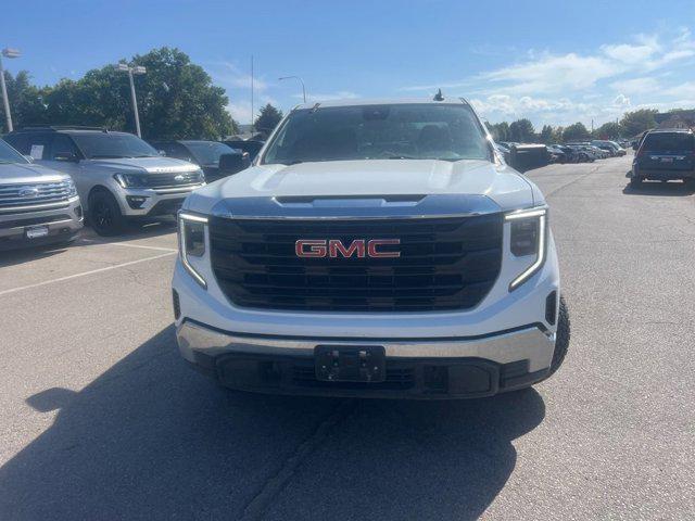 Photo of 2023 Summit White GMC Sierra 1500