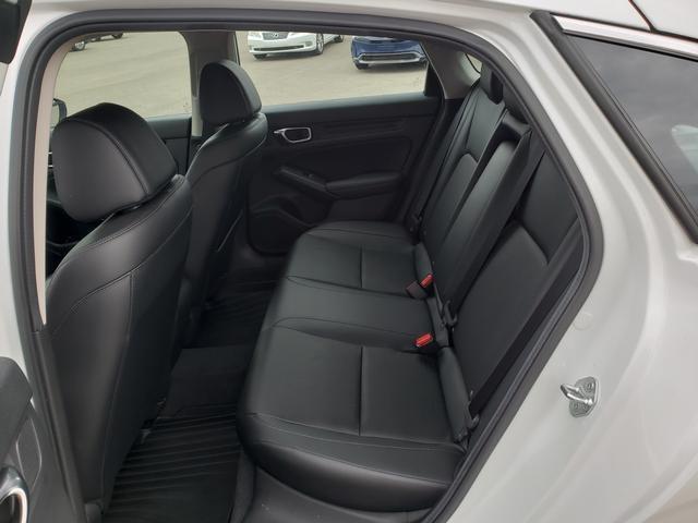 Photo of 2024 Platinum White Pearl Honda Civic