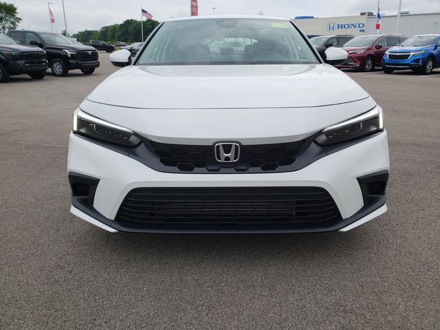 Photo of 2024 Platinum White Pearl Honda Civic