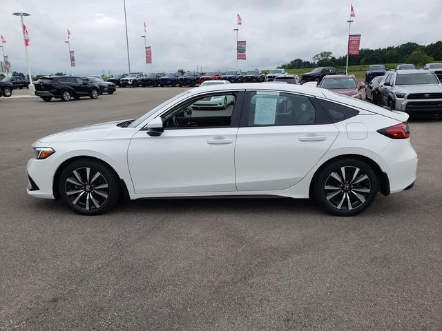 Photo of 2024 Platinum White Pearl Honda Civic