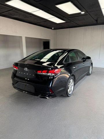 Photo of 2018 Black Hyundai SONATA