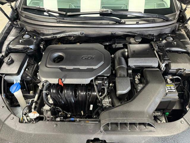 Photo of 2018 Black Hyundai SONATA