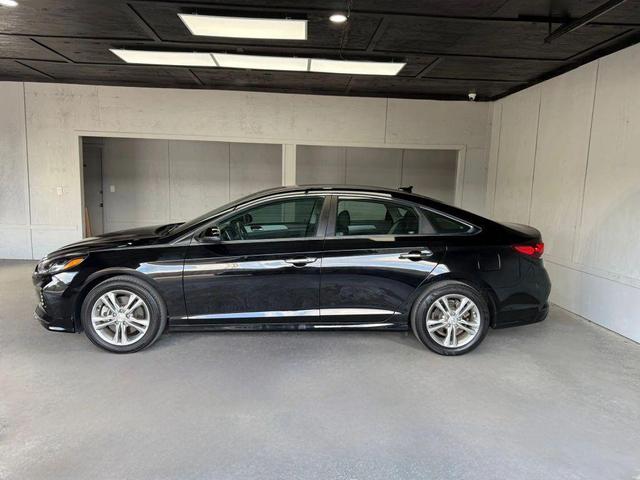 Photo of 2018 Black Hyundai SONATA