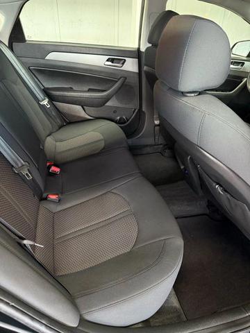 Photo of 2018 Black Hyundai SONATA