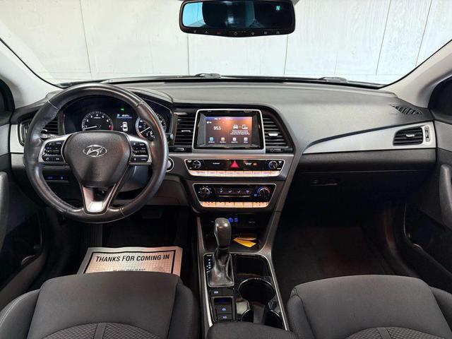 Photo of 2018 Black Hyundai SONATA