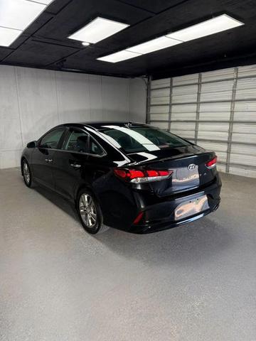Photo of 2018 Black Hyundai SONATA