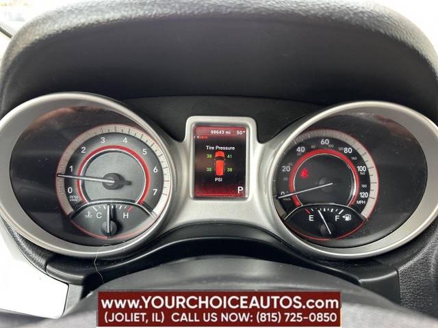 Photo of 2017 Gray Dodge Journey