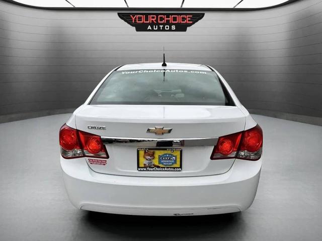 Photo of 2013 White Chevrolet Cruze