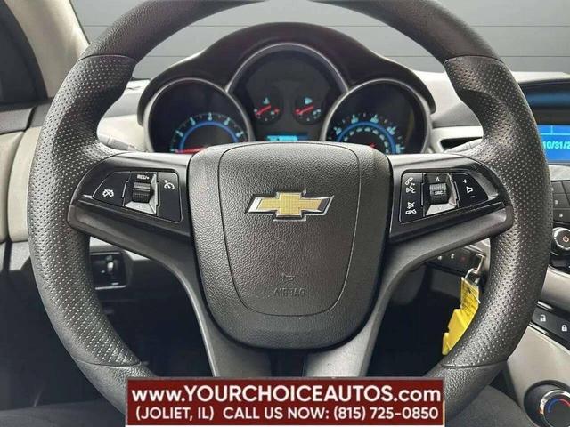 Photo of 2013 White Chevrolet Cruze