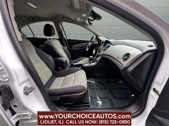 Photo of 2013 White Chevrolet Cruze